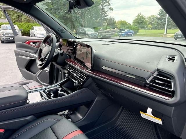 New 2026 Chevrolet Traverse RS w/ LPO, Floor Liner Package AWD/4WD image 29
