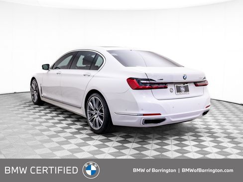 Certified 2022 BMW 750i xDrive AWD/4WD image 3