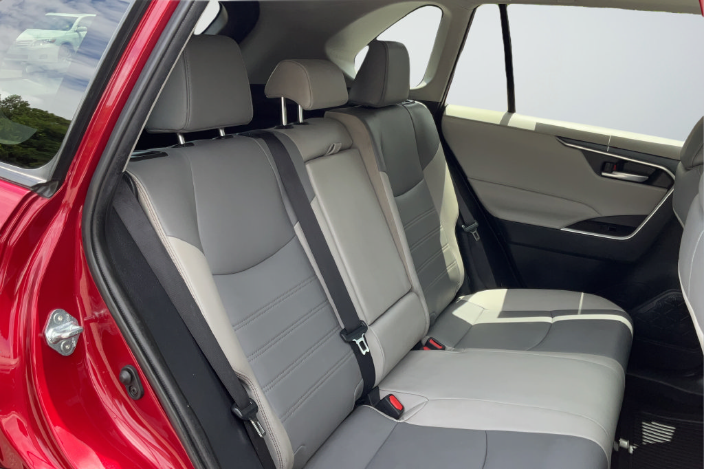 Used 2025 Toyota RAV4 XLE Premium FWD image 20
