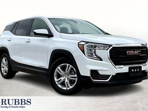 Used 2024 GMC Terrain SLE image 1