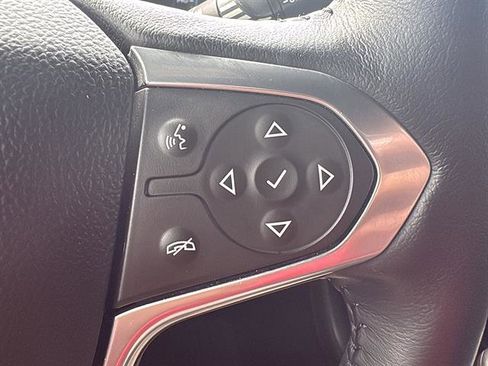 Used 2022 Chevrolet Traverse RS FWD image 24