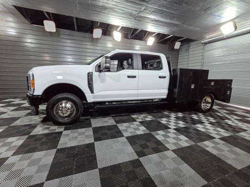 Used 2023 Ford F350 XL AWD/4WD image 8