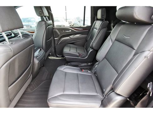 Used 2022 Cadillac Escalade ESV Luxury RWD image 7