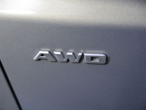 Used 2018 Cadillac XT5 Luxury w/ Driver Awareness Package image 22