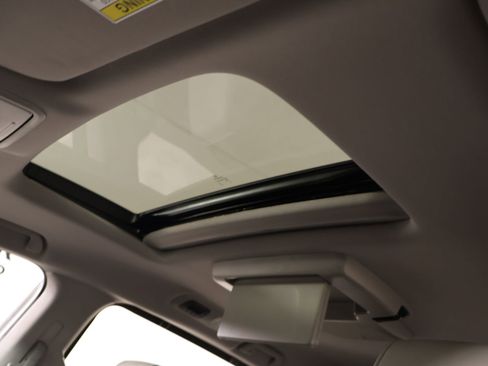 Used 2024 Honda Odyssey Touring image 16