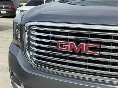 Used 2018 GMC Yukon SLE w/ SLE Value Package image 4