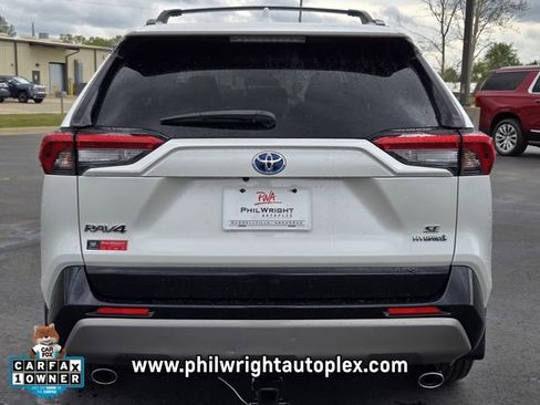 Used 2022 Toyota RAV4 SE image 4