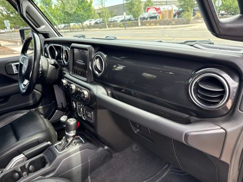 Used 2021 Jeep Wrangler Unlimited Sahara AWD/4WD image 28