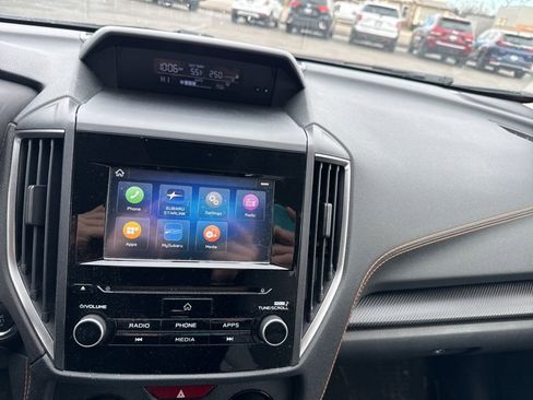 Used 2021 Subaru Crosstrek 2.0i Premium w/ Moonroof Package image 16