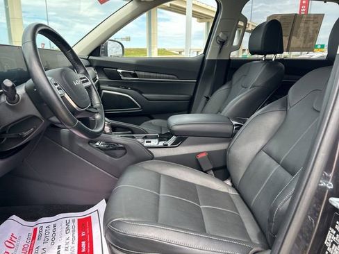 Used 2025 Kia Telluride EX w/ EX Captain's Chair Package AWD/4WD image 39