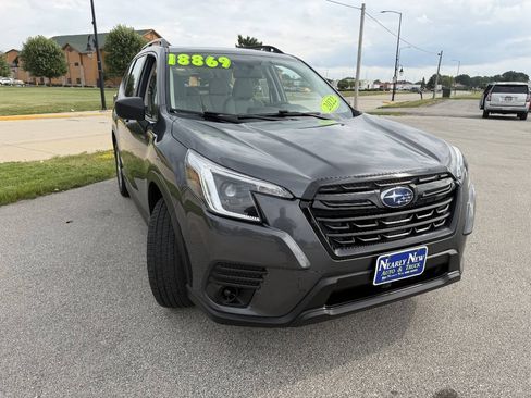 Used 2022 Subaru Forester AWD/4WD image 3