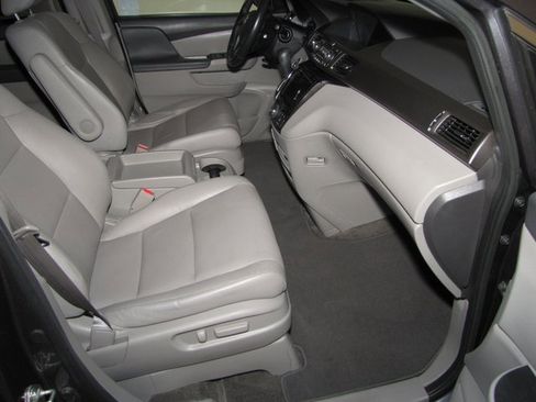 Used 2015 Honda Odyssey Touring image 19
