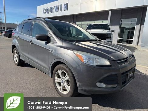 Used 2015 Ford Escape SE w/ Equipment Group 201A image 2
