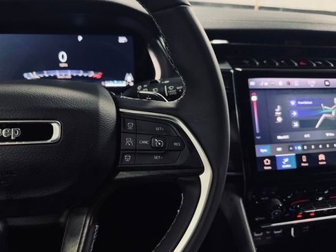 Certified 2025 Jeep Grand Cherokee Limited image 25