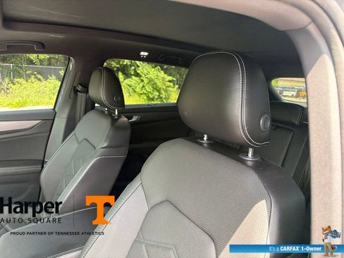 Used 2024 Volkswagen Atlas Cross Sport SE FWD image 12