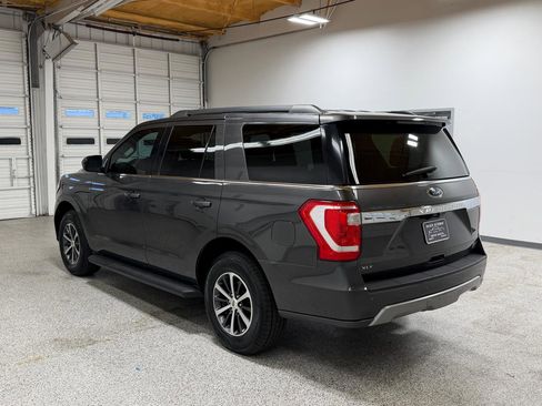 Used 2021 Ford Expedition XLT AWD/4WD image 2