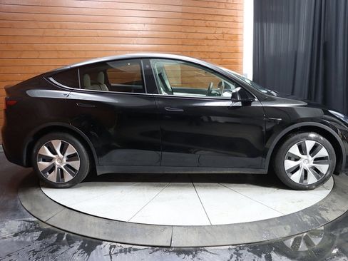 Used 2023 Tesla Model Y Long Range image 12