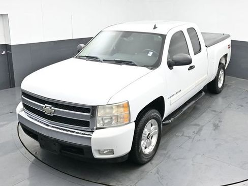 Used 2007 Chevrolet Silverado 1500 LT w/ 2LT Audio Package AWD/4WD image 25