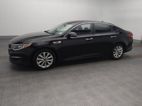 Used 2018 Kia Optima LX w/ Convenience Package image 2