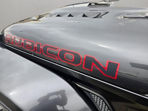 Used 2018 Jeep Wrangler Unlimited Rubicon w/ Dual Top Group AWD/4WD image 20