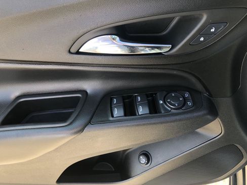 Used 2024 Chevrolet Equinox LT AWD/4WD image 17