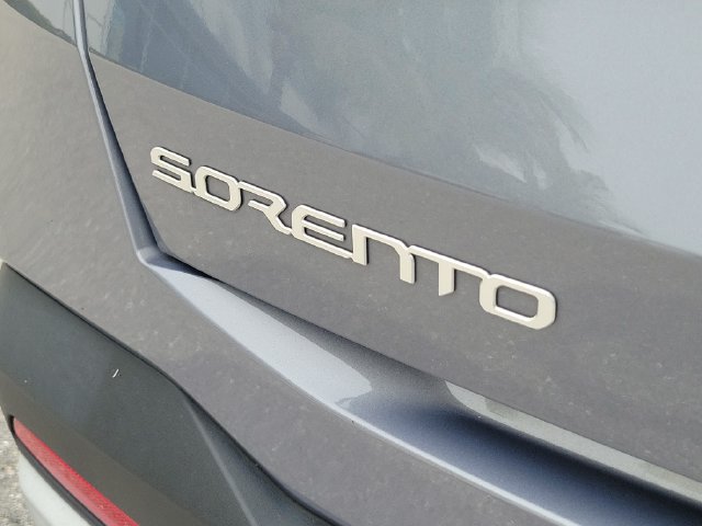 Certified 2024 Kia Sorento LX FWD image 8