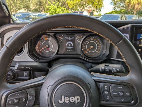 Used 2024 Jeep Wrangler Unlimited Sport AWD/4WD image 24