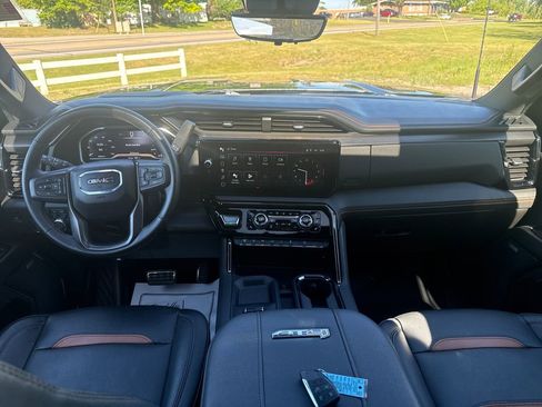 Used 2024 GMC Sierra 2500 AT4 w/ AT4 Premium Plus Package AWD/4WD image 5
