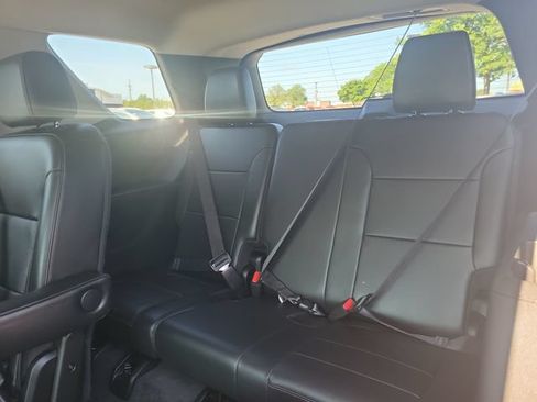 Used 2020 Chevrolet Traverse LT FWD image 31
