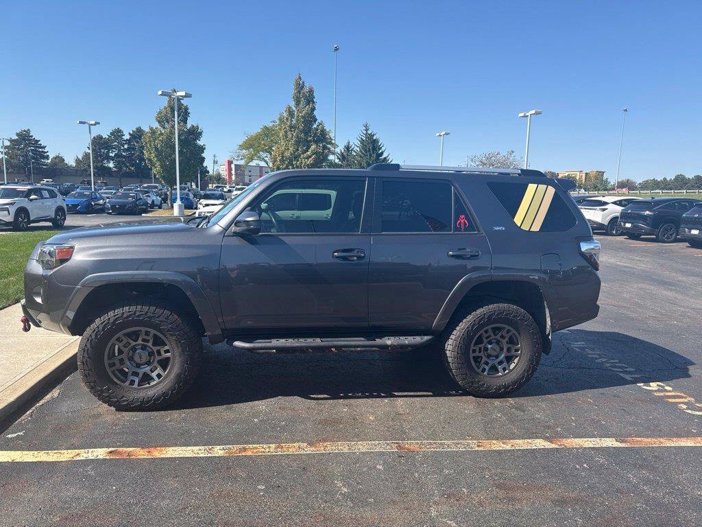 Used 2023 Toyota 4Runner SR5 AWD/4WD image 4