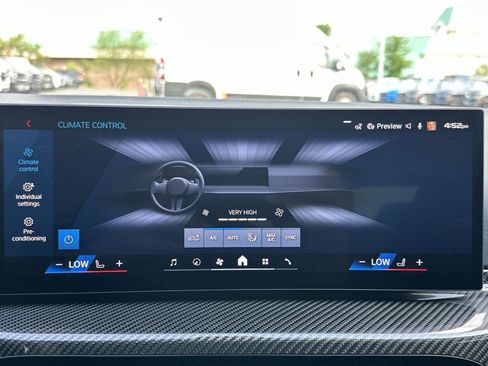 Used 2025 BMW M4 xDrive Competition w/ Parking Assistance Package AWD/4WD image 29
