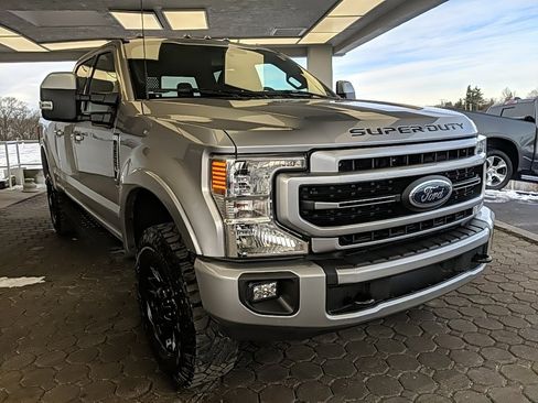 Certified 2022 Ford F250 Lariat w/ Tremor Off-Road Package image 3