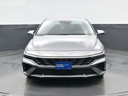 Certified 2024 Hyundai Elantra SE image 2