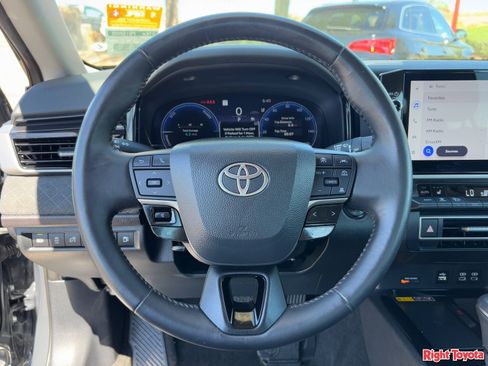 Certified 2025 Toyota Camry XLE image 21