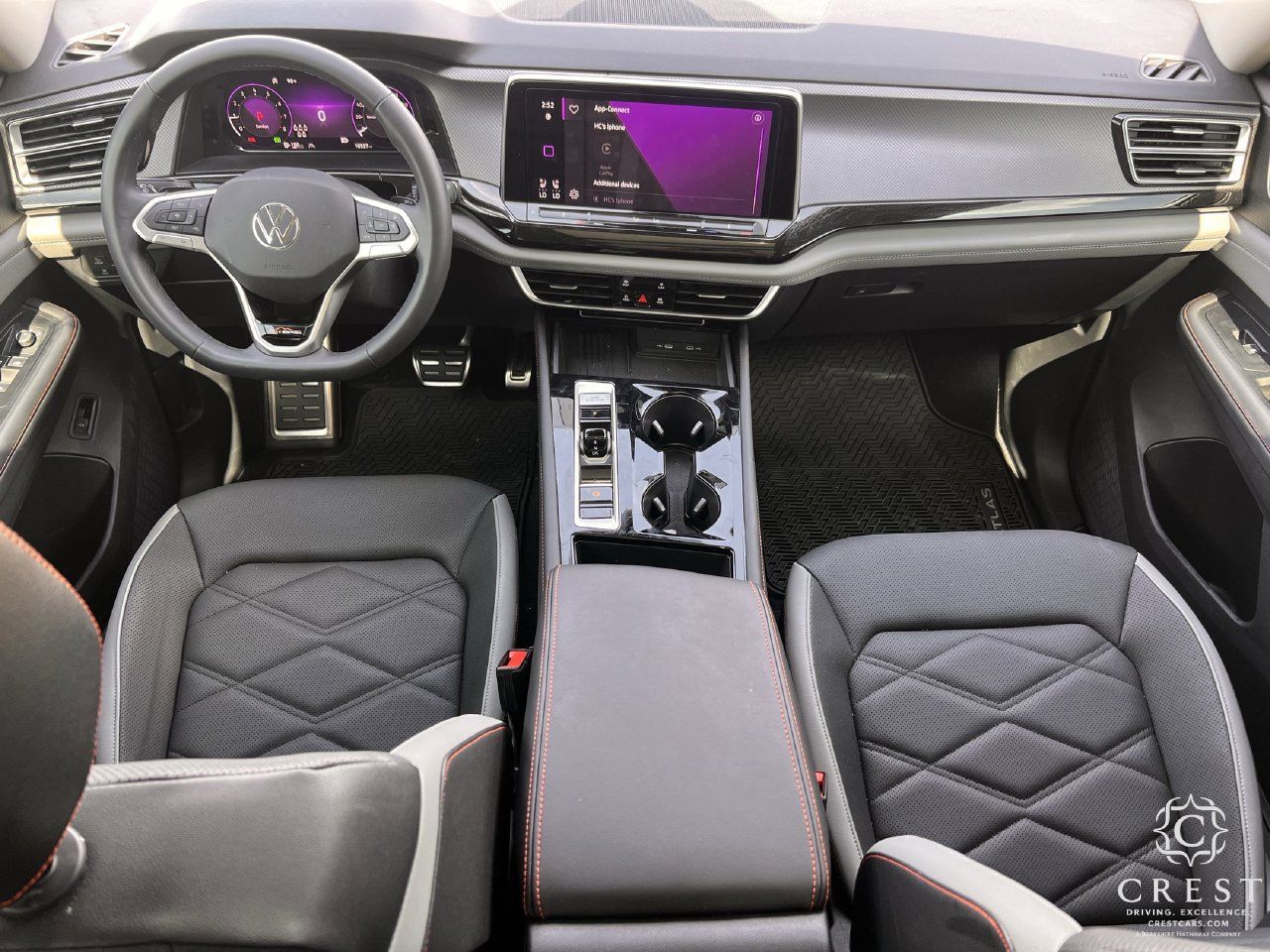 Used 2025 Volkswagen Atlas Peak Edition SE AWD/4WD image 9