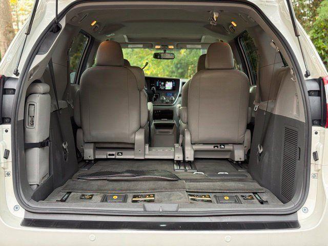 Used 2015 Toyota Sienna XLE w/ XLE Navigation Package FWD image 42