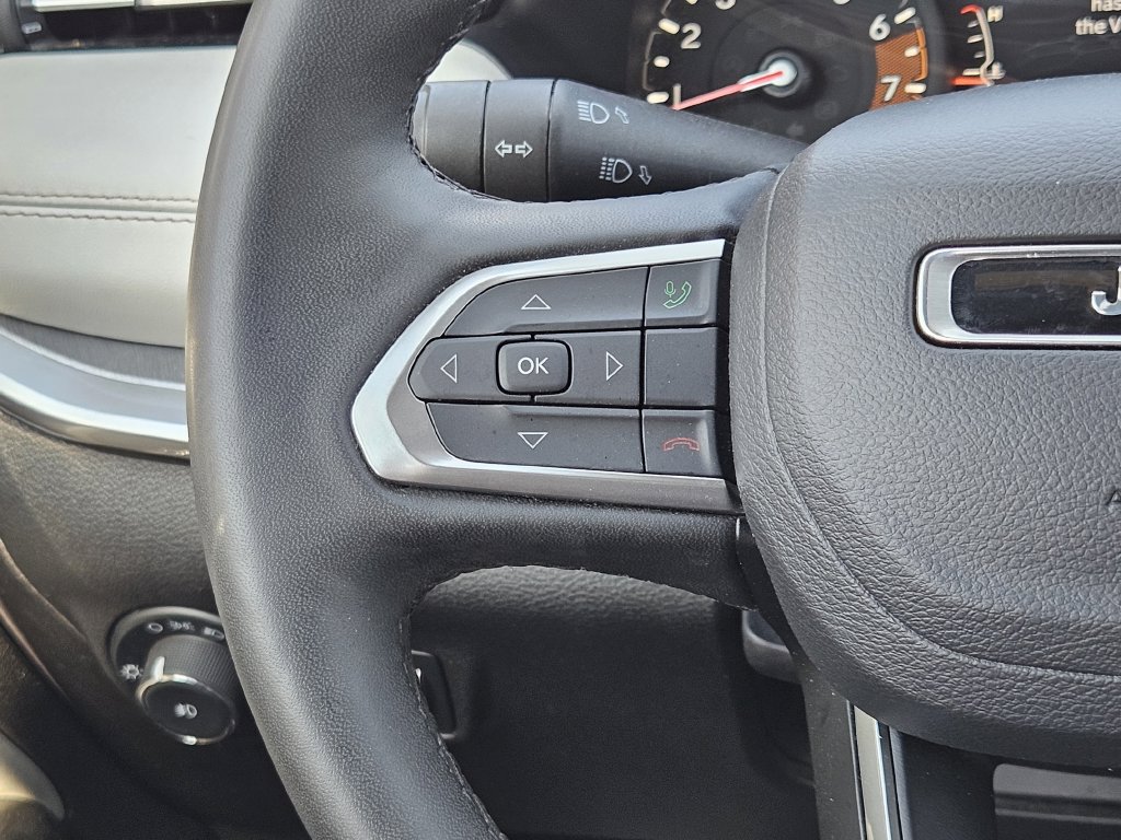 Used 2025 Jeep Compass Limited AWD/4WD image 29