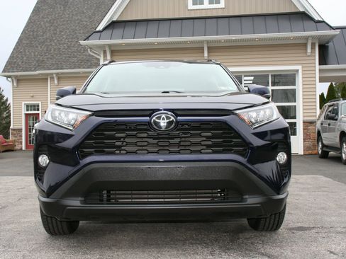 Used 2019 Toyota RAV4 XLE w/ Convenience Package image 3