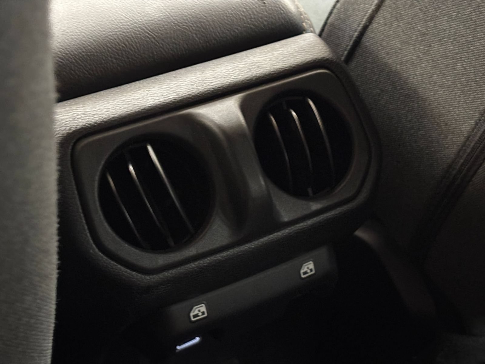 Used 2025 Jeep Wrangler Unlimited Sahara AWD/4WD image 21