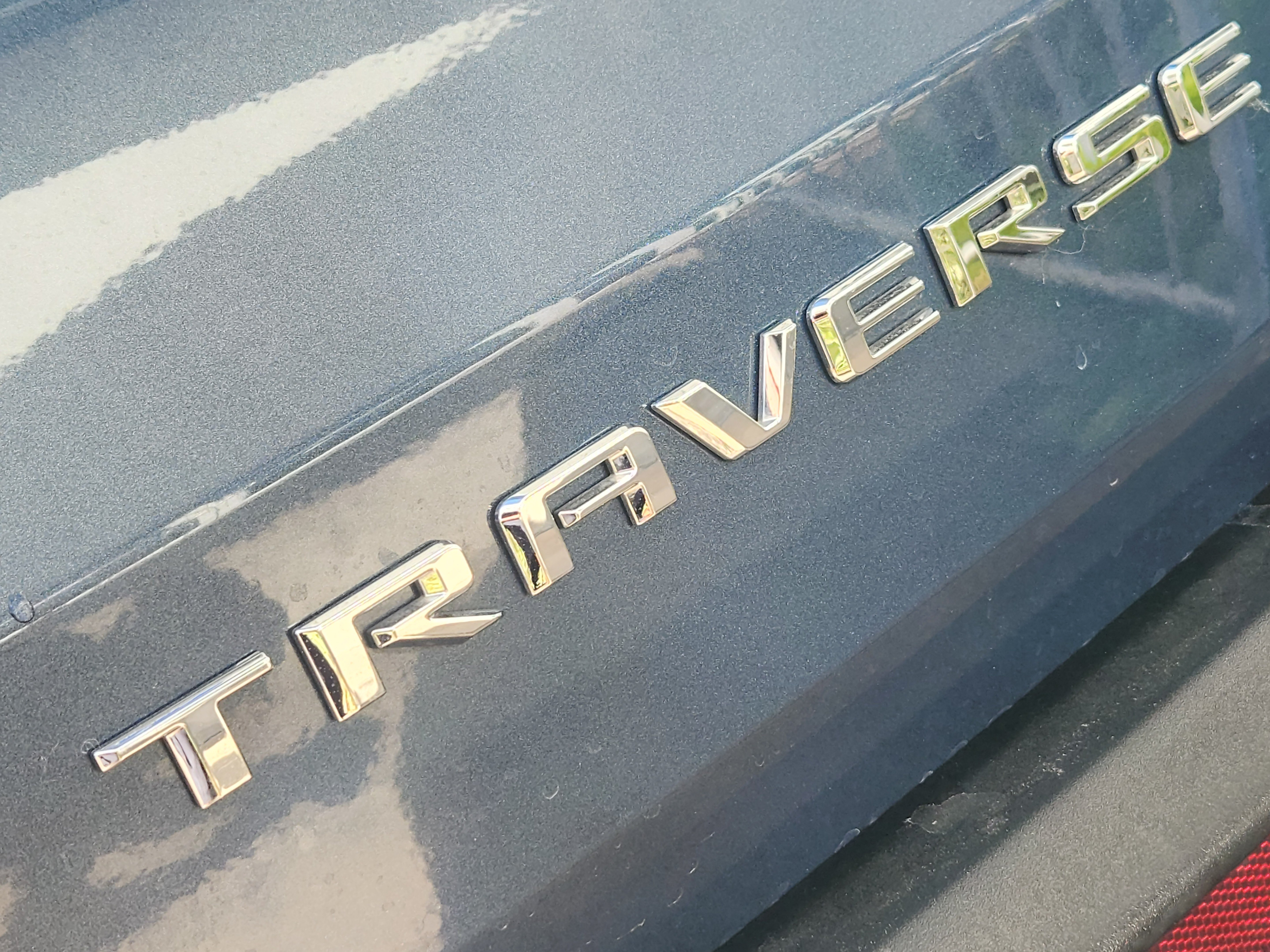 Used 2025 Chevrolet Traverse LT w/ Driver Confidence Package FWD image 8