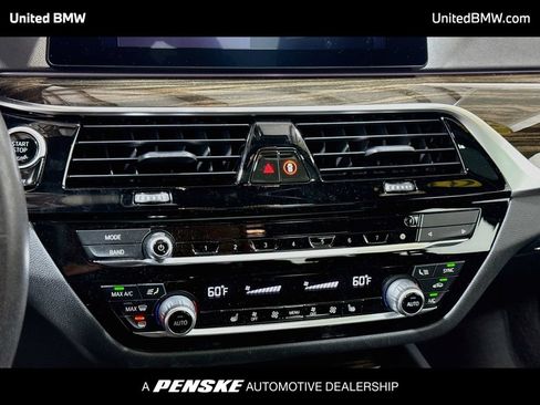 Used 2020 BMW 530i w/ Premium Package RWD image 11