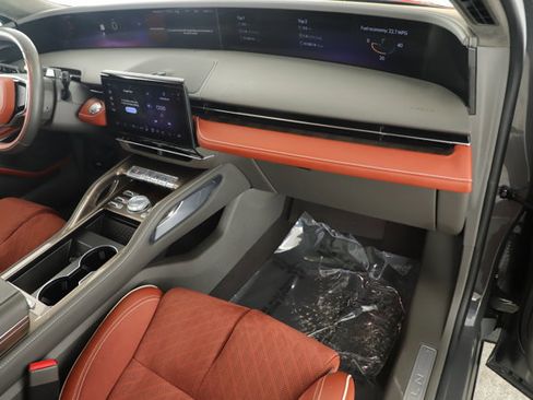 Used 2025 Lincoln Nautilus Black Label image 24