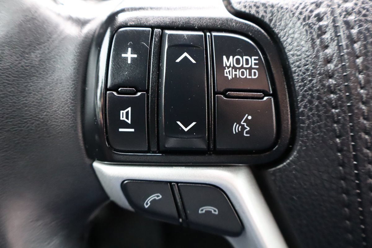 Used 2019 Toyota Highlander SE AWD/4WD image 36