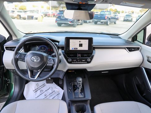 Certified 2026 Toyota Corolla Cross LE FWD image 43
