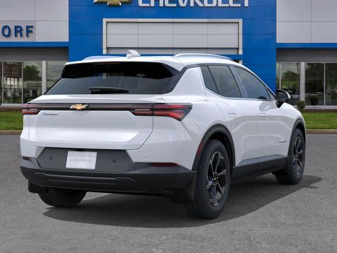 New 2026 Chevrolet Equinox EV LT image 5