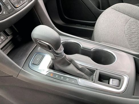 Used 2023 Chevrolet Equinox LT AWD/4WD image 16