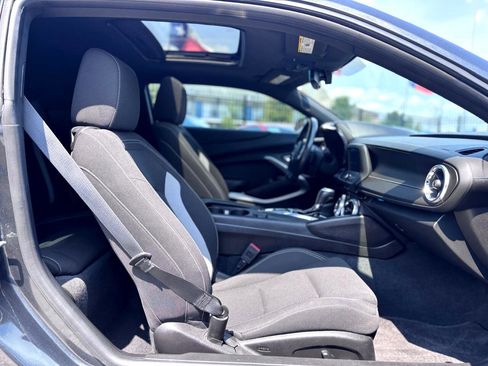 Used 2018 Chevrolet Camaro LT image 21