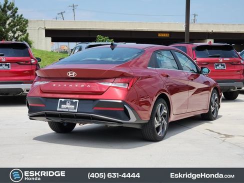 Used 2024 Hyundai Elantra SEL w/ Convenience Package FWD image 7