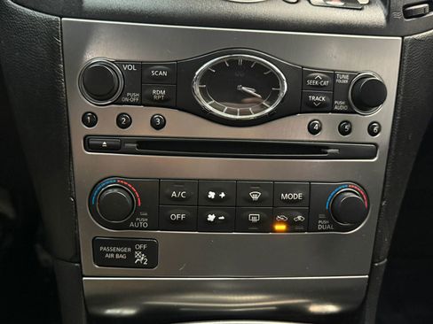 Used 2011 INFINITI G37 Journey image 33