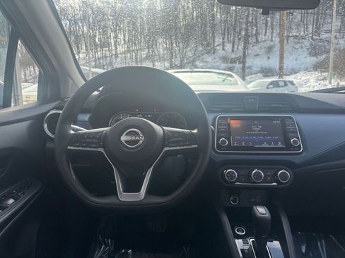 Used 2025 Nissan Versa SV image 33
